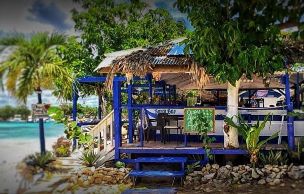 Chiringuito Barco Bar en Playa de Bayahibe