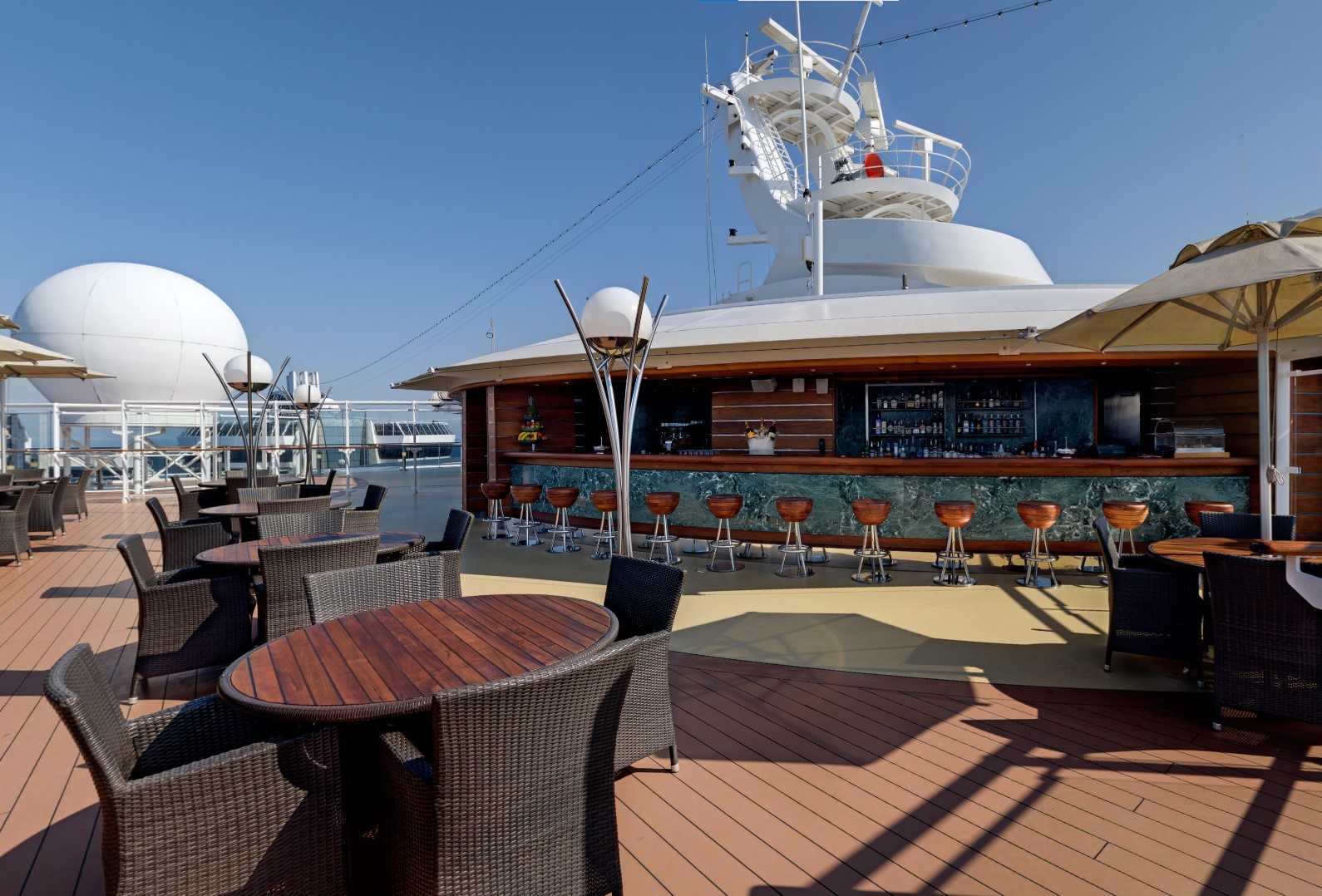 Crucero barco MSC Fantasia The one Bar