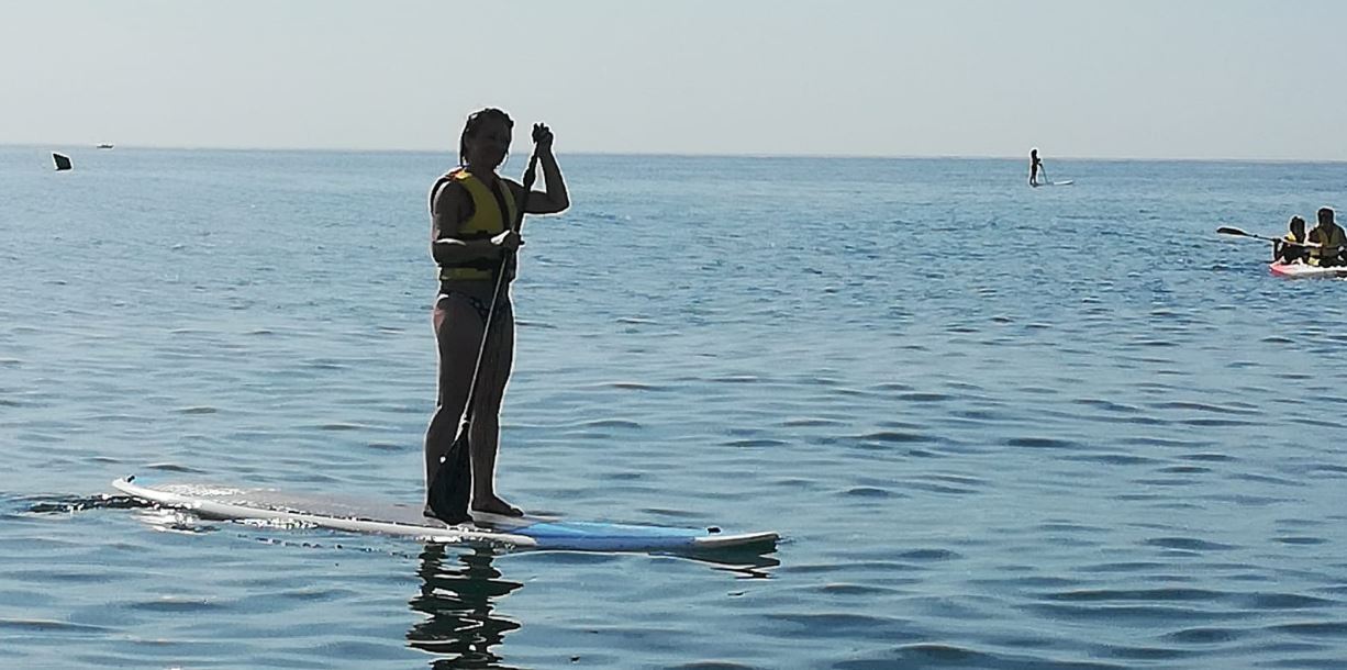 Actividad Padel Surf en Pineda de Mar B2Bviajes grupos Vacaciones Singles