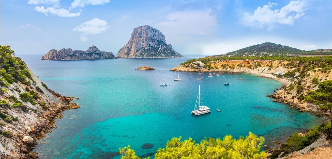 Es vedra Ibiza Islas Baleares Viajes en Velero Vacaciones Singles