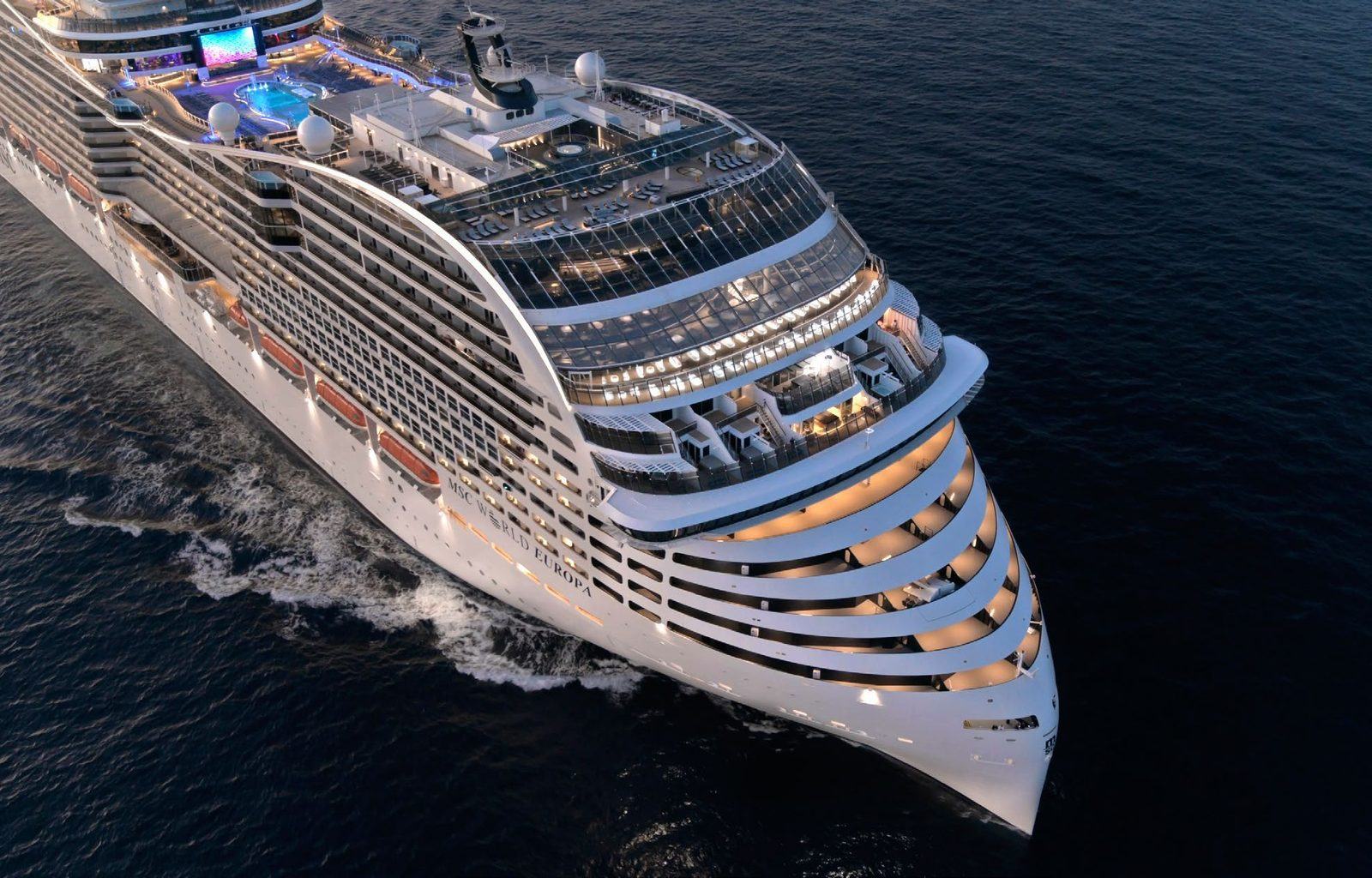 Ubicación de MSC Yacht Club en las cubiertas superiores del barco
