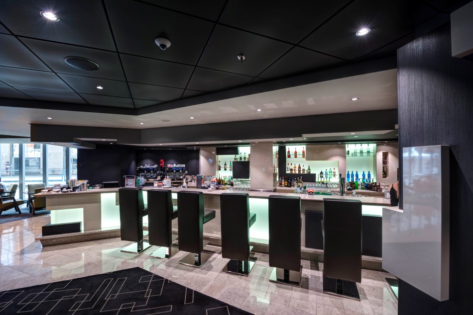 MSC Meraviglia Vacaciones Singles Bar Edge