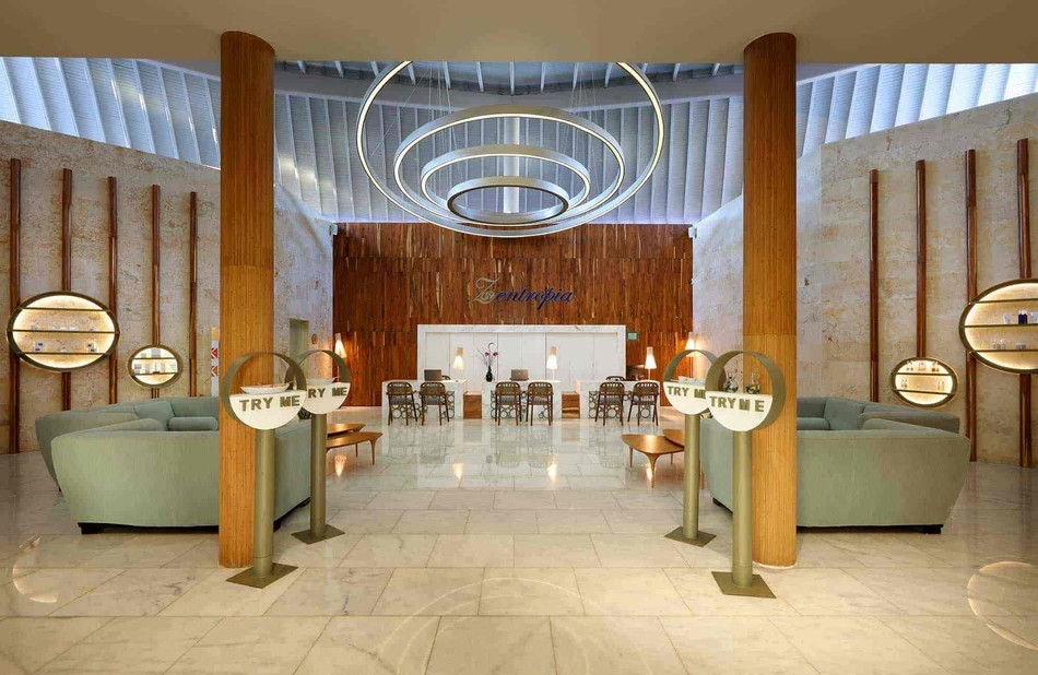 Recepción de Zentropia Palladium Spa & Wellness en el complejo del TRS Turquesa Hotel